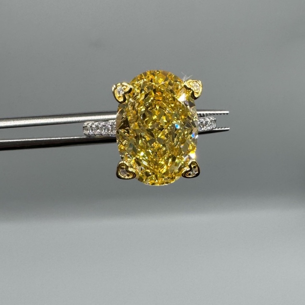 18k 5ct Oval Canary Ring - Picture 5 of 11